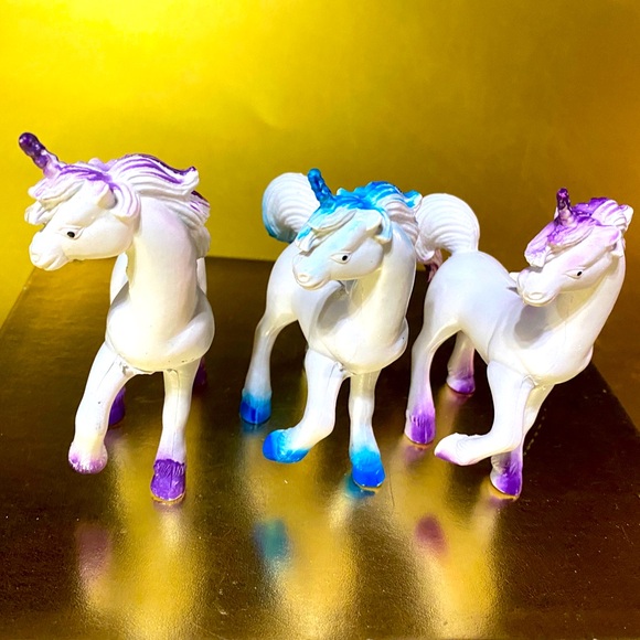 UNICORN VTG 80’s BUNDLE OF 3 MYSTICAL UNICORNS SOLID PVC/VINYL TYPE 4.25”x5.25” - Picture 10 of 13